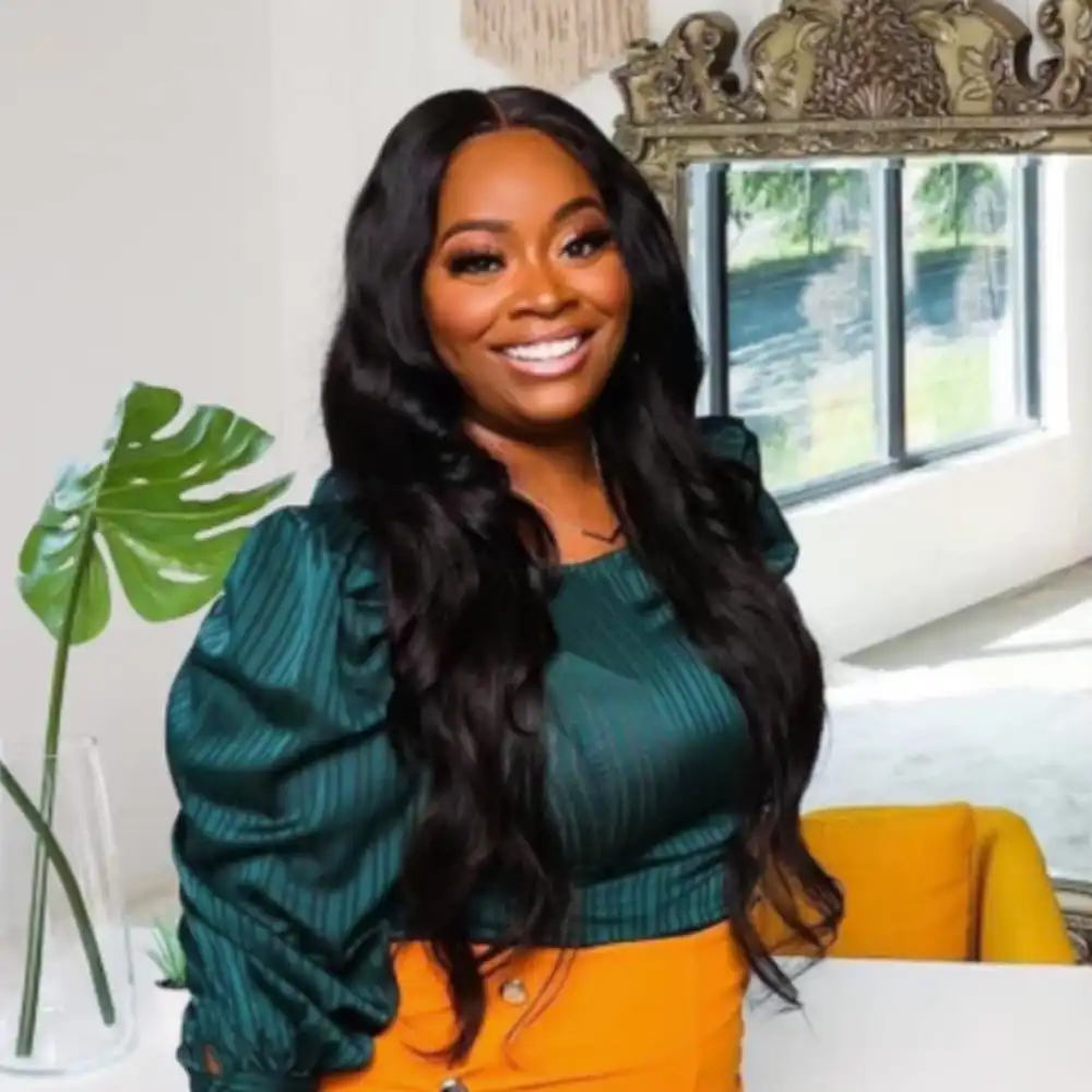 Young Black Entrepreneurs 31-year-old makes $105,000 a month in passive income from her side hustle: ‘I work just 2 hours a day’