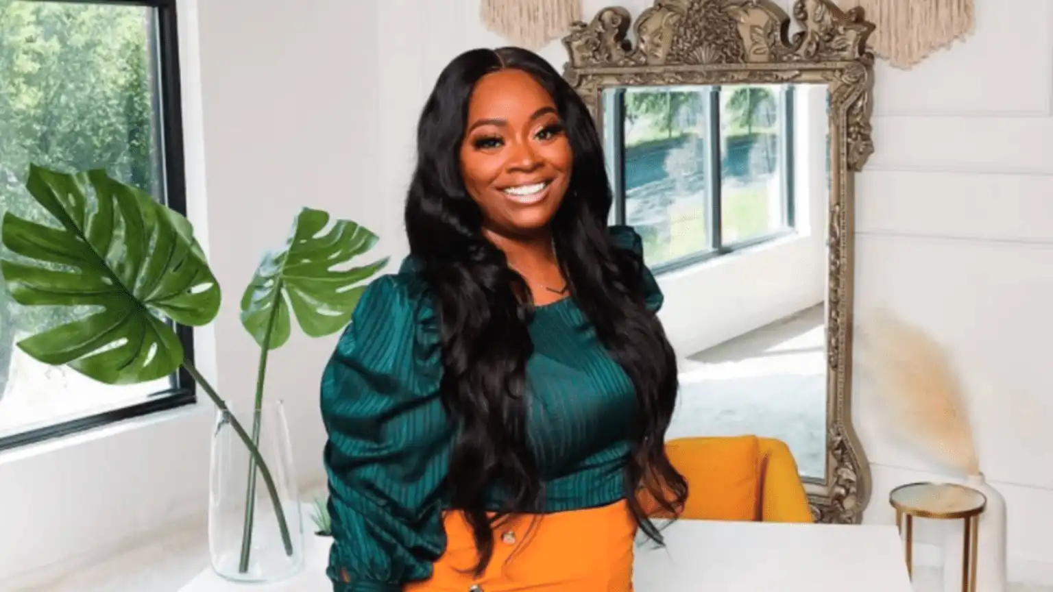 Young Black Entrepreneurs 31-year-old makes $105,000 a month in passive income from her side hustle: ‘I work just 2 hours a day’