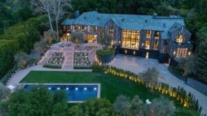 2650 Benedict Canyon in Photos
