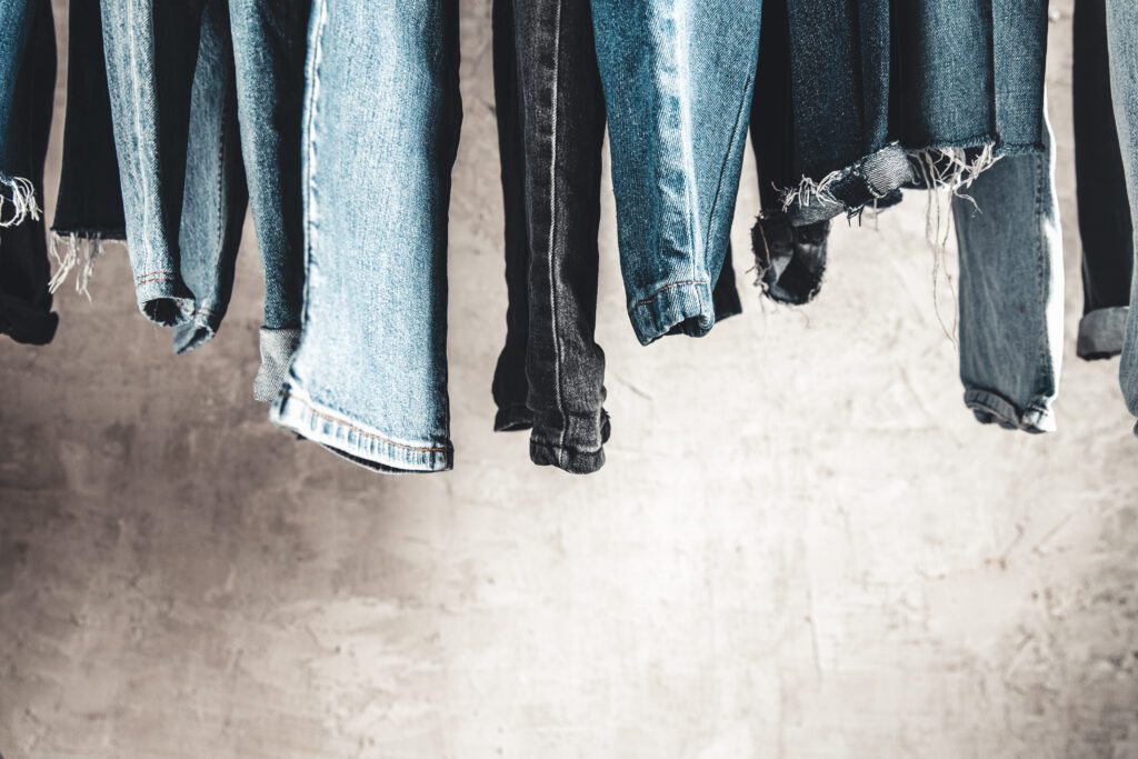 Rock Your Graphic Tees with Black and Blue Denim Jeans – men’s streetwear fashion style guide featuring casual outfit ideas