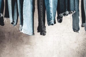 Rock Your Graphic Tees with Black and Blue Denim Jeans – men’s streetwear fashion style guide featuring casual outfit ideas